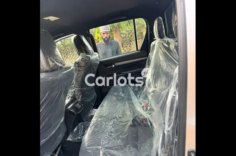 BRAND NEW 2025 TOYOTA HILUX ADVENTURE - 3/5