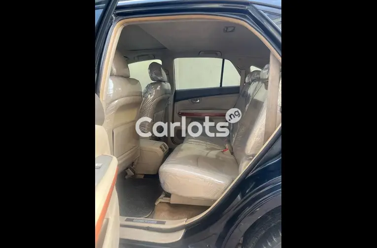 Clean Registered 2005 Lexus RX330 - 4/5