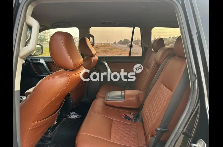 2023 UPGRADED TOYOTA LAND CRUISER PRADO - 3/5