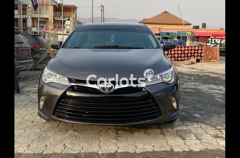 FOREIGN USED 2017 TOYOTA CAMRY XLE