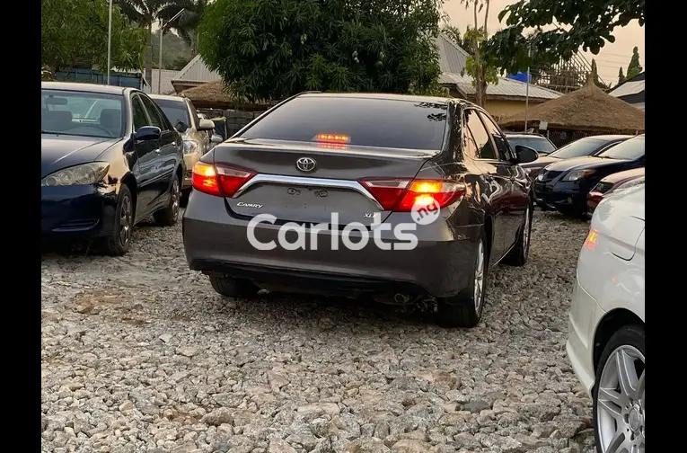 FOREIGN USED 2017 TOYOTA CAMRY XLE - 5/5