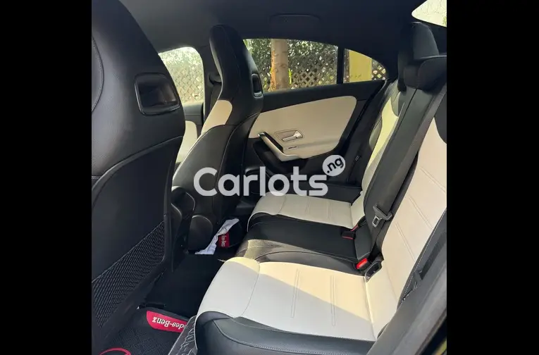 2022 MERCEDES BENZ CLA200 AMG TRIM - 4/5