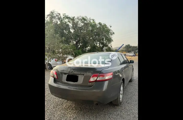 2011 TOYOTA CAMRY LE - 4/5