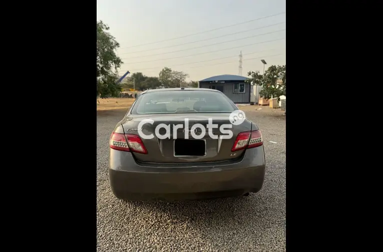 2011 TOYOTA CAMRY LE - 5/5