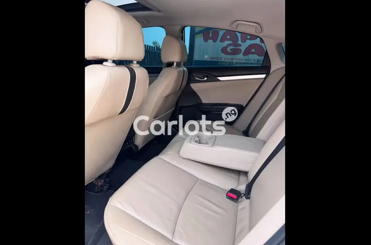 FOREIGN USED 2017 HONDA CIVIC TOURING - 3/5