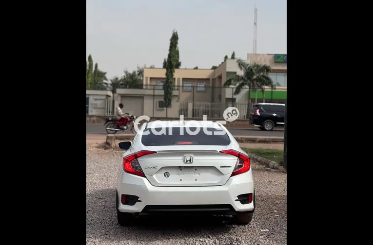 FOREIGN USED 2017 HONDA CIVIC TOURING - 5/5