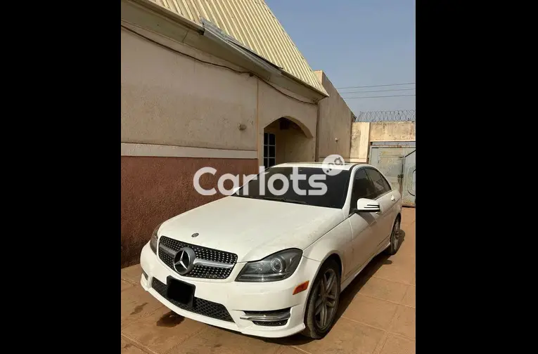 2013 MERCEDES BENZ C300 - 1/5