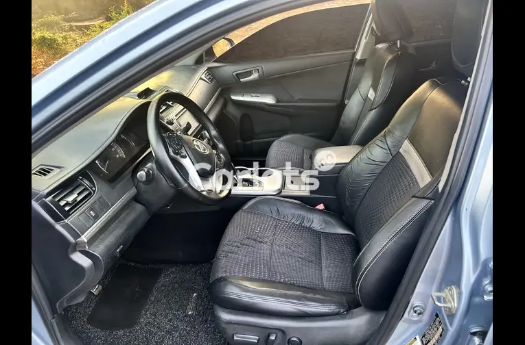 2013 TOYOTA CAMRY SE - 3/5