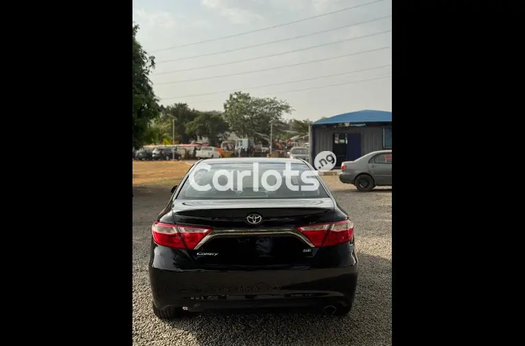 FOREIGN USED 2016 TOYOTA CAMRY SE - 5/5