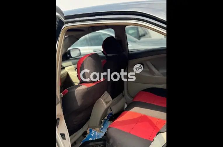 2008 TOYOTA CAMRY LE - 3/5