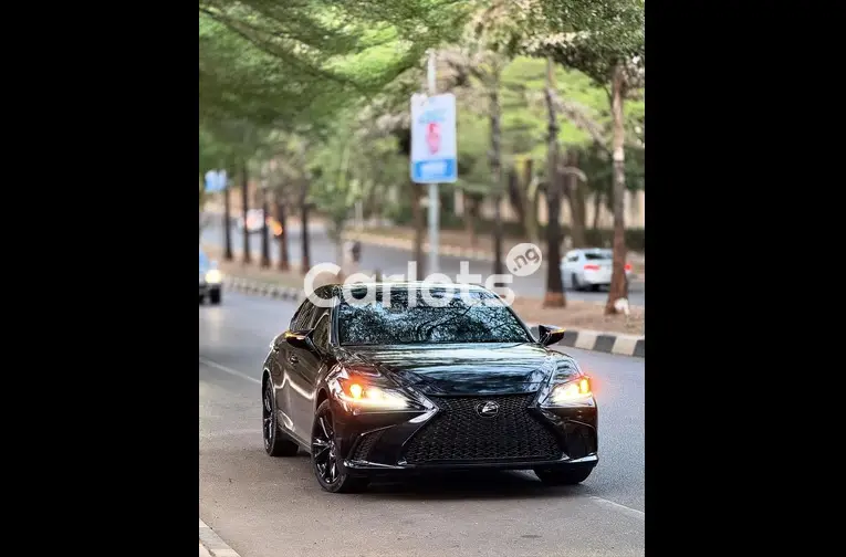 FOREIGN USED 2022 LEXUS ES350 F-SPORT - 2/5