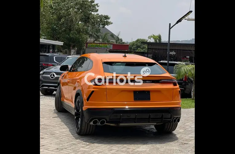 2021 LAMBORGHINI URUS WITH VIP SEATS - 4/5