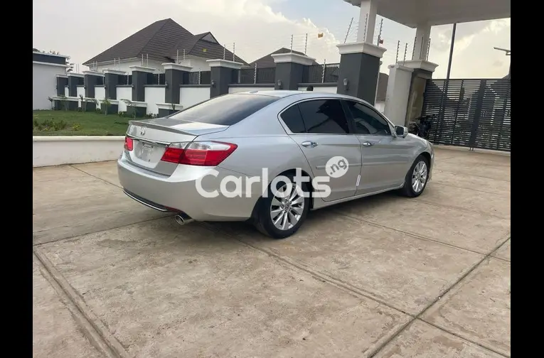 FOREIGN USED 2013 KEYLESS HONDA ACCORD FULL OPTION - 4/5