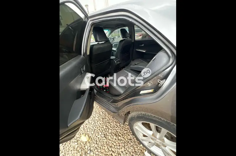 DISTRESS SALE 2013 TOYOTA CAMRY - 3/5