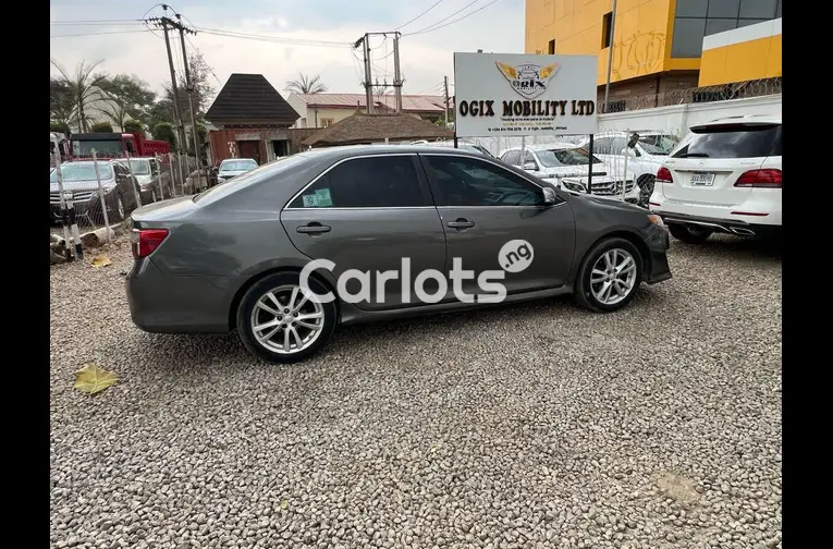 DISTRESS SALE 2013 TOYOTA CAMRY - 4/5