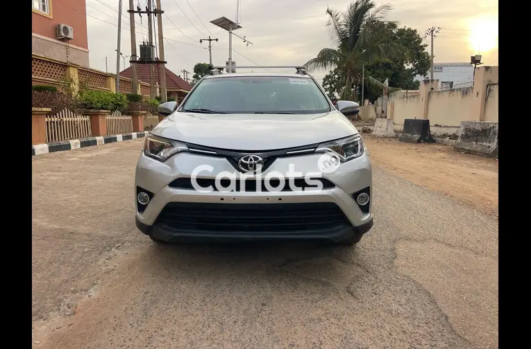 FOREIGN USED 2018 TOYOTA RAV4 XLE