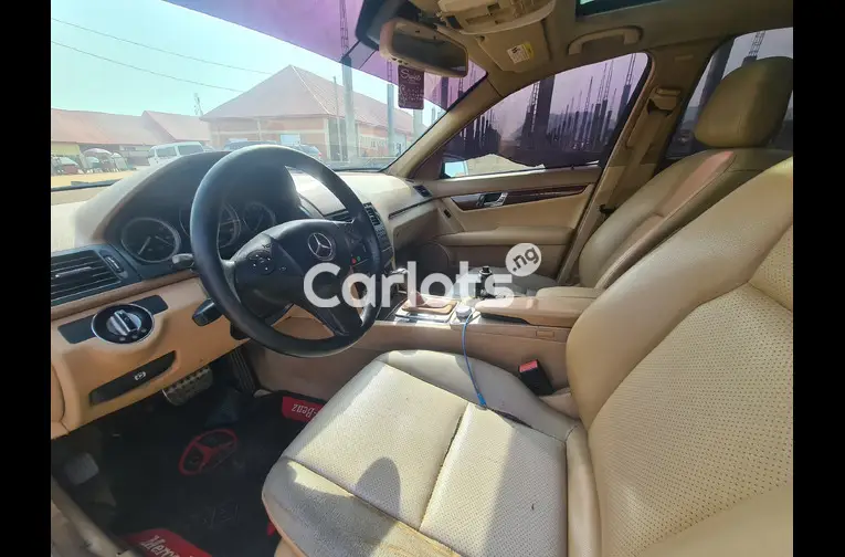 Distress sales 2009 Mercedes Benz C300 - 4/5