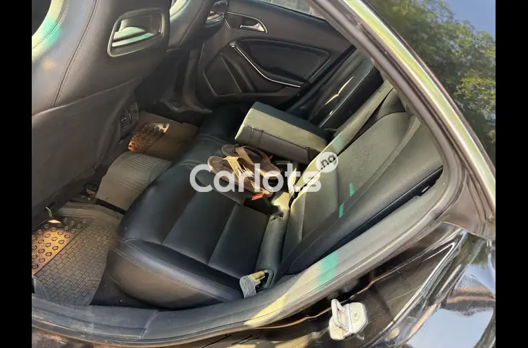 DISTRESS SALE SHARP 2015 MERCEDES BENZ CLA250 FULL OPTION - 3/5