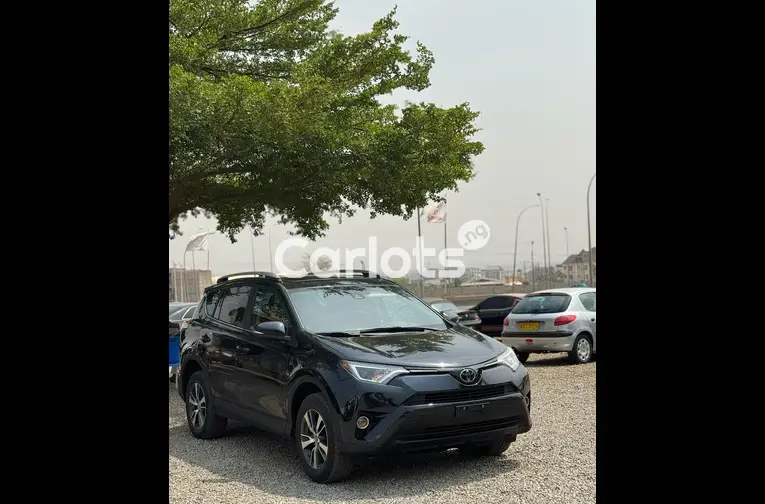 2018 TOYOTA RAV4 XLE AWD