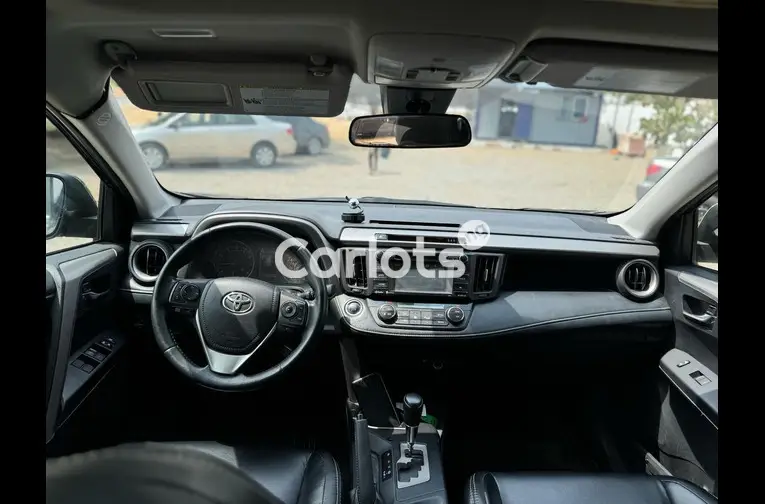 2018 TOYOTA RAV4 XLE AWD - 3/5