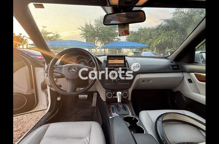 Used 2010 Mercedes Benz C300 - 2/5