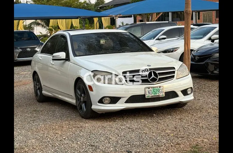Used 2010 Mercedes Benz C300 - 1/5