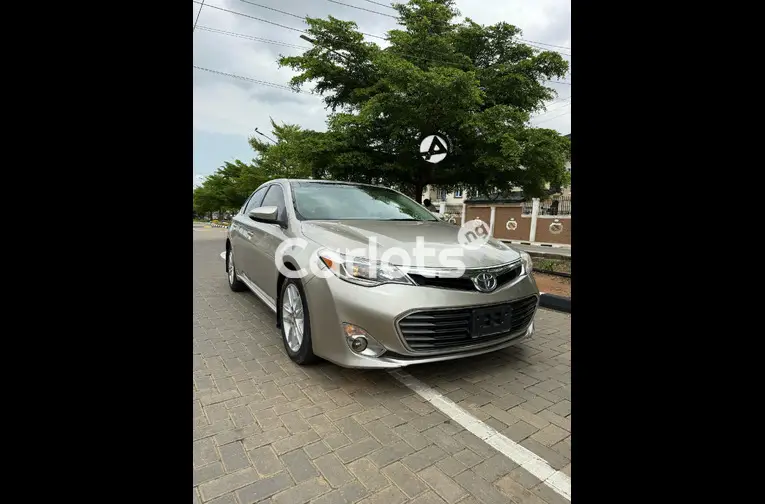 2014 Toyota Avalon XLE
