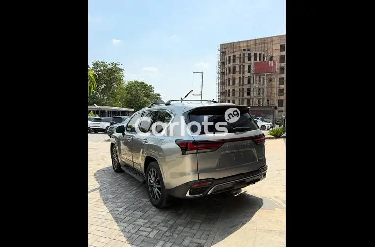 BRAND NEW 2023 LEXUS LX600 - 4/5