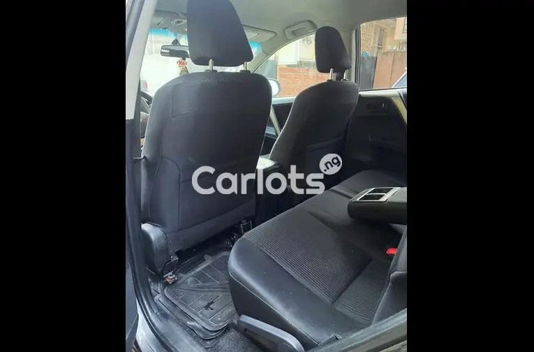 TOKS Standard 2015 Toyota RAV4 LE AWD - 3/5