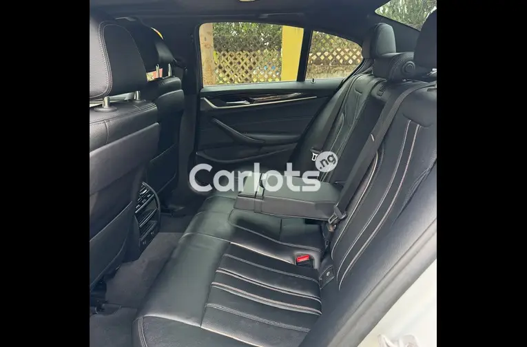 FOREIGN USED 2019 BMW 5 SERIES 530i - 4/5