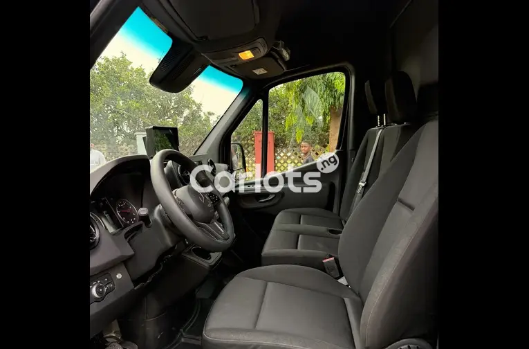 BRAND NEW 2022 MERCEDES BENZ FULL LUXURY SPRINTER - 2/5