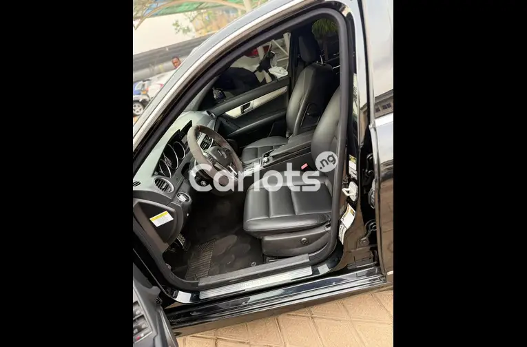 FOREIGN USED 2013 MERCEDES BENZ C300 - 2/5
