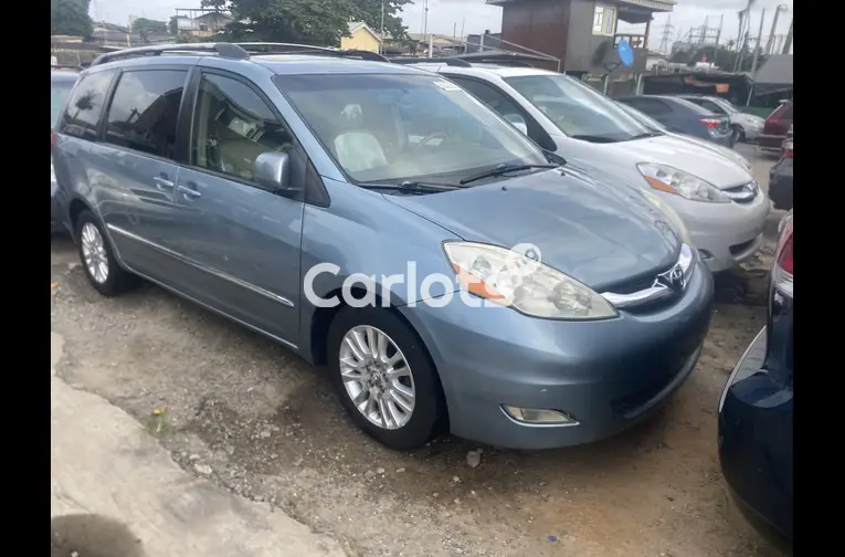 Foreign Used 2006 Toyota Sienna