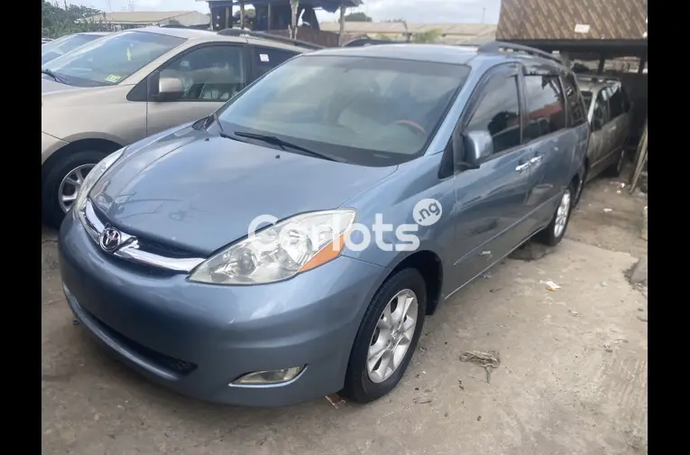 Foreign Used 2008 Toyota sienna