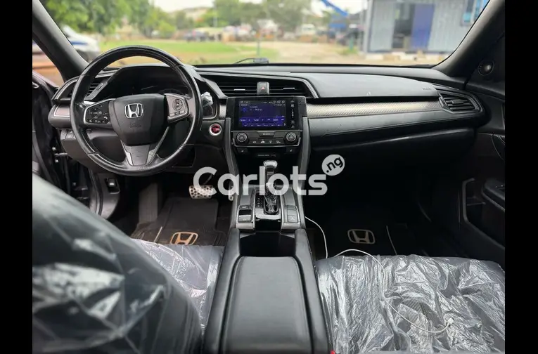 FOREIGN USED 2017 HONDA CIVIC TOURING - 3/5