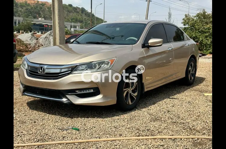 DISTRESS SALE 2017 HONDA ACCORD