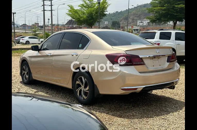 DISTRESS SALE 2017 HONDA ACCORD - 5/5