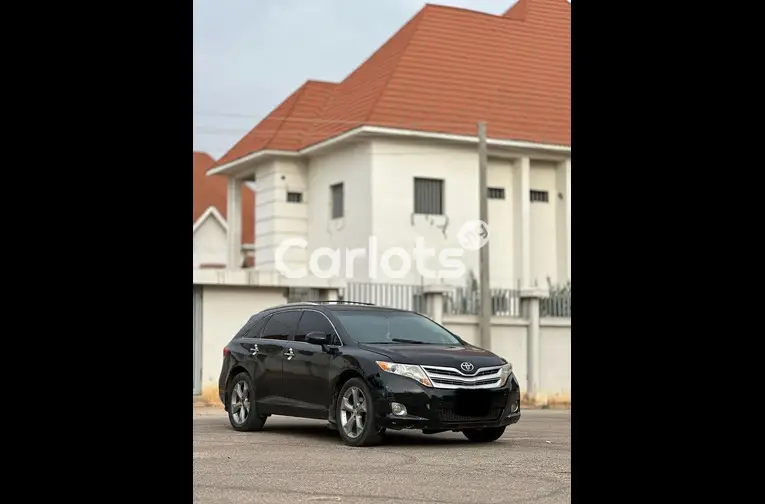 2010 KEYLESS TOYOTA VENZA - 2/5