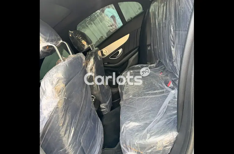 2016 MERCEDES BENZ C300 FULL OPTION - 4/5