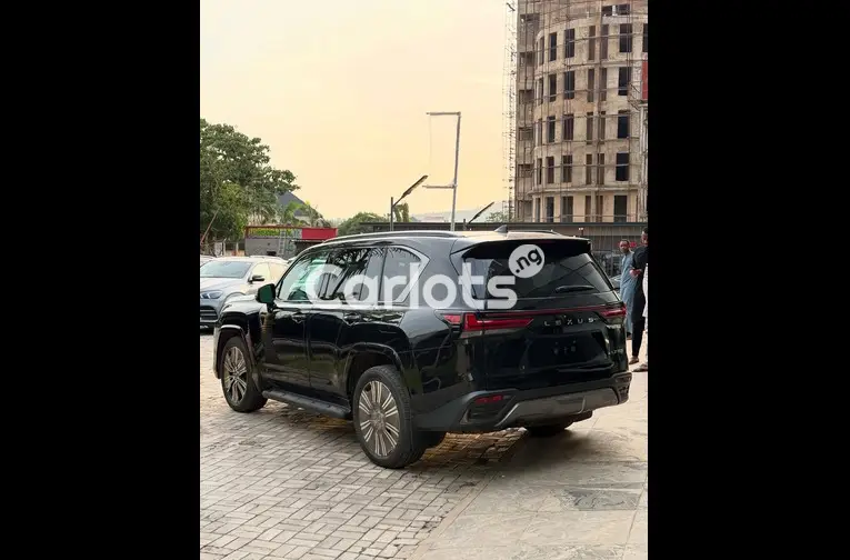 BRAND NEW 2023 LEXUS LX600 - 5/5