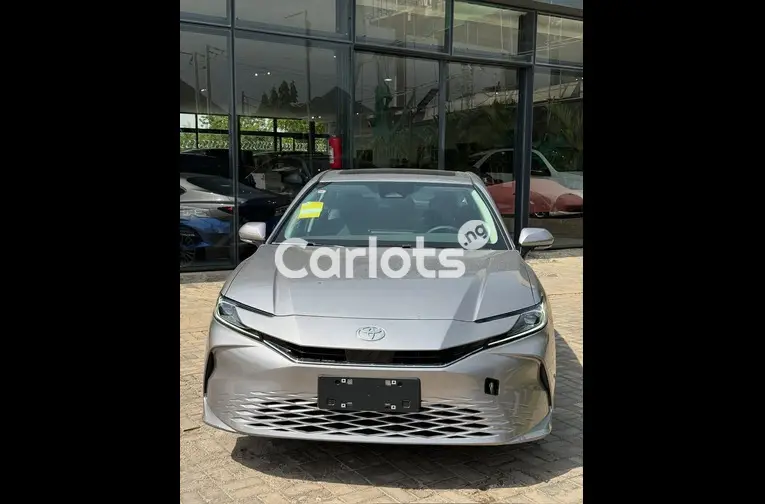 BRAND NEW 2025 TOYOTA CAMRY - 1/5