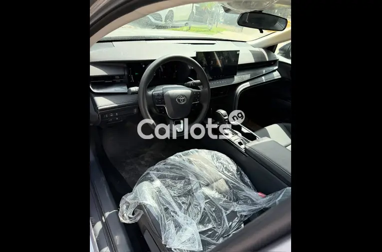 BRAND NEW 2025 TOYOTA CAMRY - 3/5