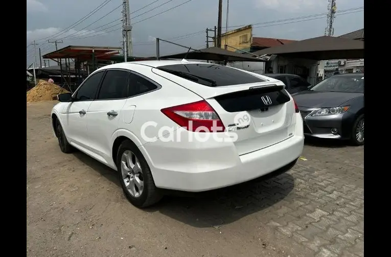 2010 Honda Crosstour - 2/5