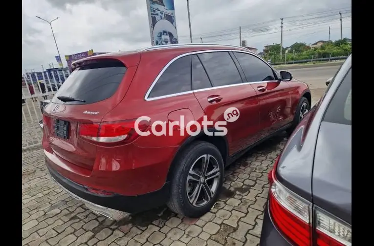 Foreign-used 2016 Mercedes-Benz GLC 300 - 2/5