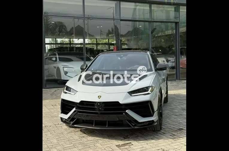 2024 LAMBORGHINI URUS PERFORMANTE