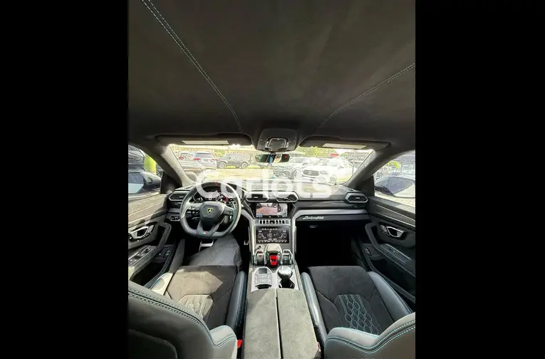 2024 LAMBORGHINI URUS PERFORMANTE - 2/5