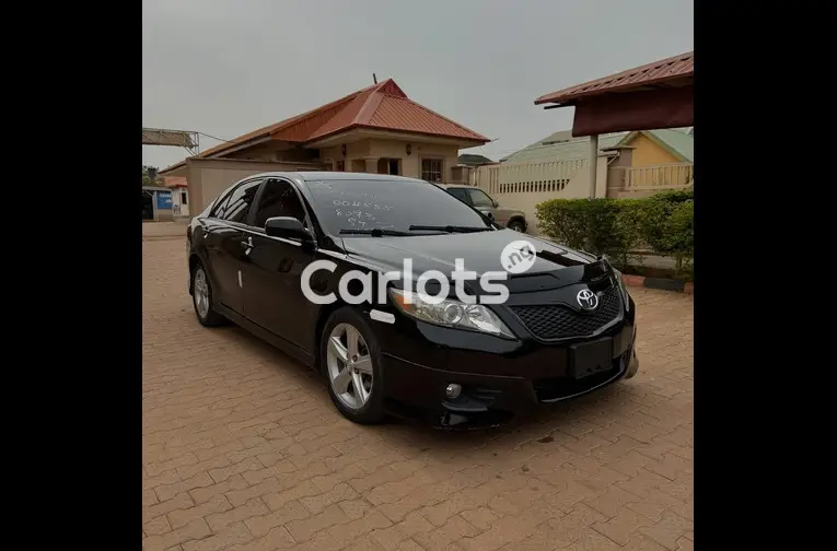 TOKS STANDARD 2011 TOYOTA CAMRY SE - 1/5