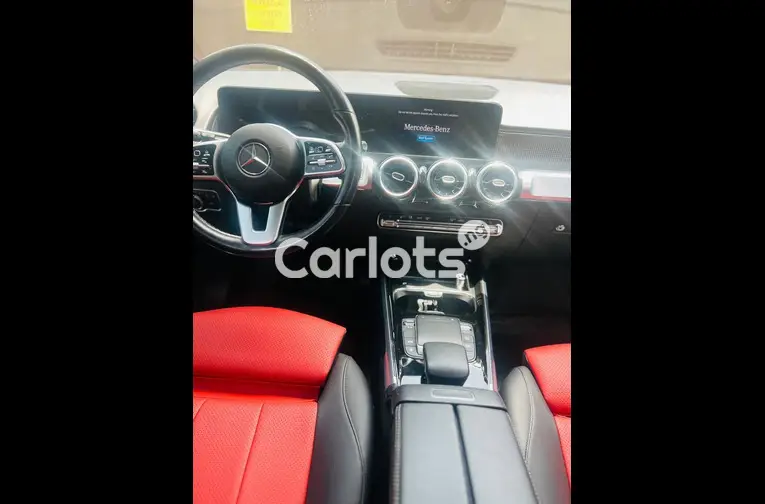 2023 Mercedes Benz GLB250 4MATIC - 2/5