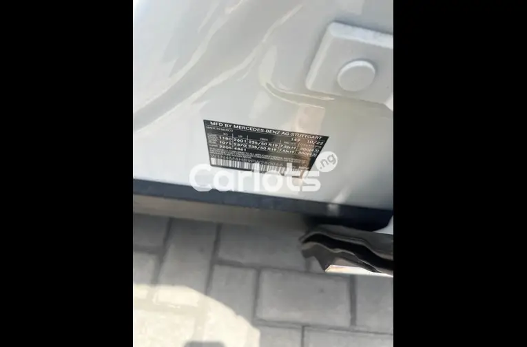 2023 Mercedes Benz GLB250 4MATIC - 4/5