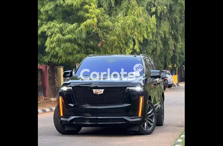 FOREIGN USED 2022 CADILLAC ESCALADE - 1/5